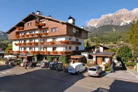 Eight Cortina
