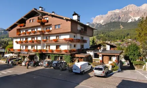 Eight Cortina