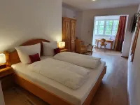 Hotel Und Weingut Karlsmühle Hotels in Riol