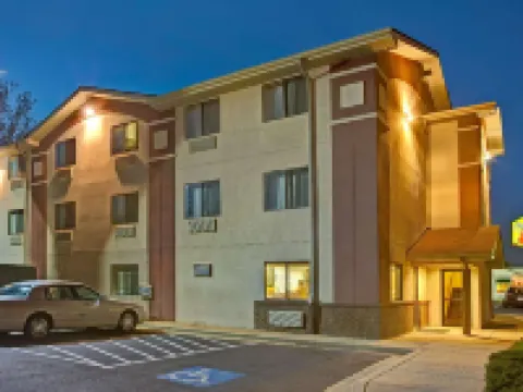 Super 8 by Wyndham College Park Wash DC Area Hotels in Berwyn