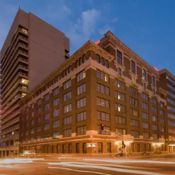 Drury Plaza St. Louis at the Arch Отели рядом с достопримечательностью «Старое здание суда»