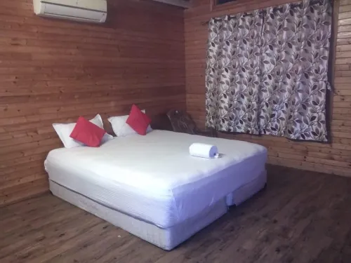 The Wood Beach House Hotels in Guhagar