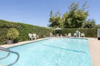 Super 8 by Wyndham Selma/Fresno Area Hotels in Selma