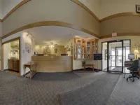 Super 8 by Wyndham Green Bay Near Stadium Hotel di Ashwaubenon