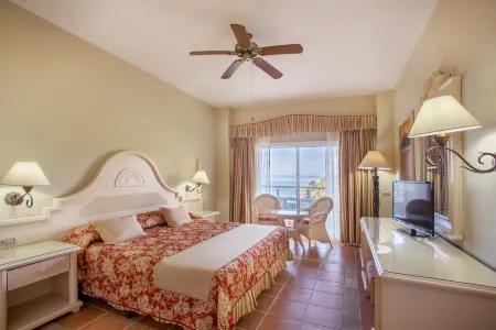 Eurostars Grand Cayacoa