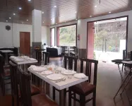 Corbett Mist Resort - bar