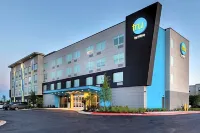 Tru by Hilton Round Rock Hotels near American Eagle Outlet