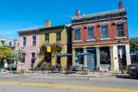 Heart of Mainstrasse Apt 1 Hotels in Ludlow