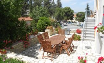 Aunt Maria's - Housity