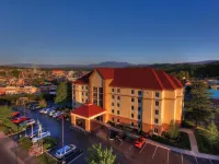 La Quinta Inn & Suites by Wyndham Pigeon Forge - 2-Star