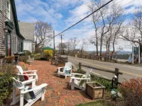 Snug Cottage Hotels in Provincetown