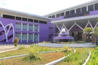 Kyriad Sadurengas Hotel Hotel dekat Stadion Sadurengas