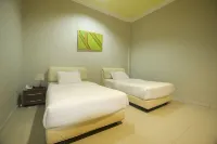 Bajau Bay Hotel & Resort Các khách sạn gần Mess Pemda