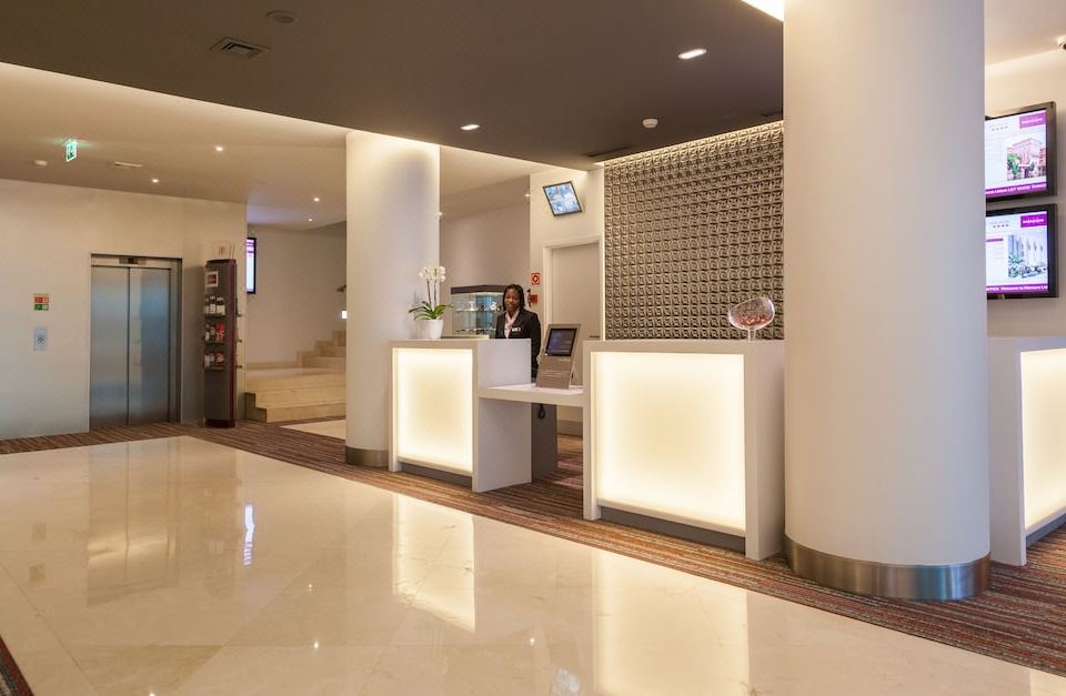 2. 호텔 머큐어 리..