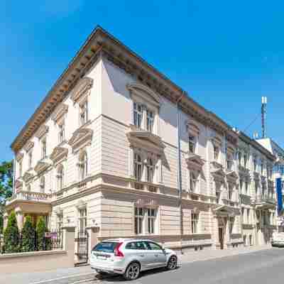 The Bonerowski Palace Hotel Exterior