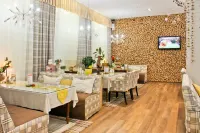Avrora Hotel