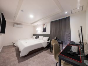 Suwon (Ingye-Dong) Hotel &