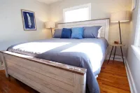 Beautiful Bungalow Next to Unc-Free Cruiser Bikes!