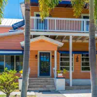 The Breezy Inn Hotel Exterior