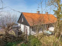 "Asgot" - 15m from the Sea