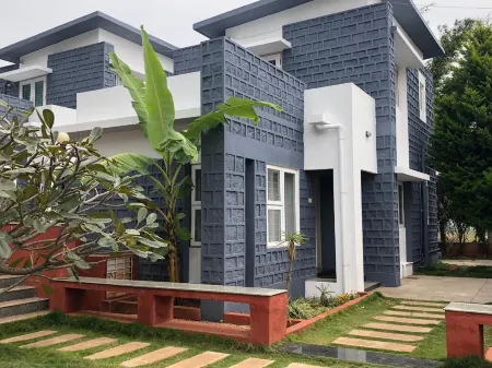 La Flora Cloud 9 Yelagiri Отели рядом с достопримечательностью «Kalandara Darga»