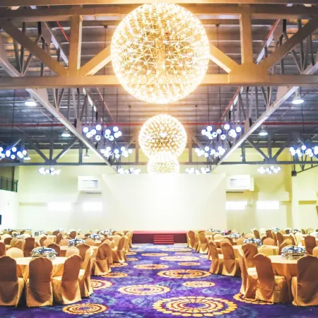 Aman Hills Hotel