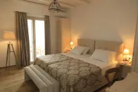 Theasis Luxury Suites Hotels in Schinoussa