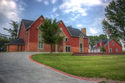 Up up and Away Lodging Hotels in Roark Township