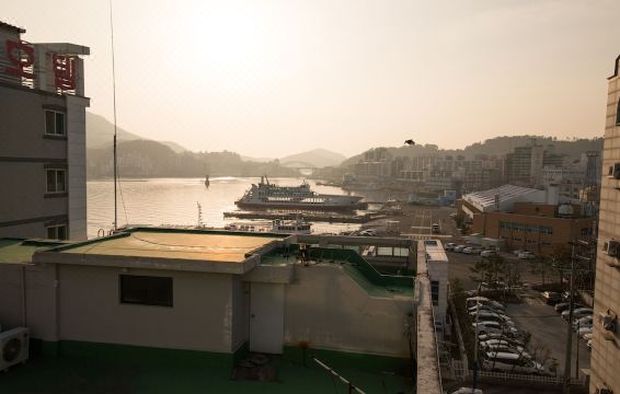 2. 그레이호텔..