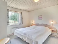 "Aurelia" - 500m to the Fjord