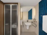 Radisson Hotel Kandy Hotels near Galmaduwa Temple