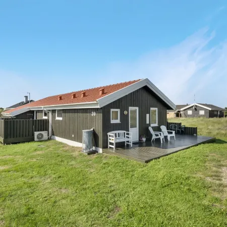 "Suometar" - 400m from the Sea
