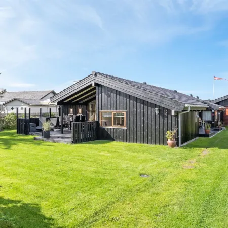 "Friderike" - 200m from the Sea