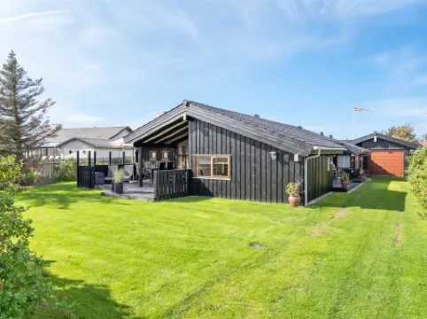 "Friderike" - 200m from the Sea