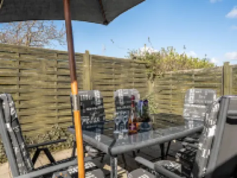 "Loella" - 35m from the Sea