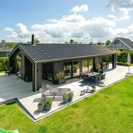"Kjell" - 100m from the Sea Hotels in Bogense