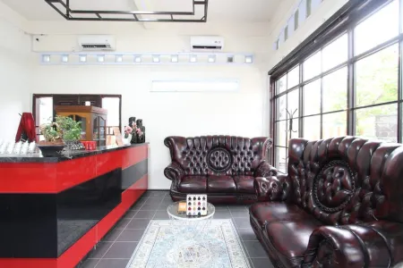 Jaka Homestay Отели в г. Рембанг