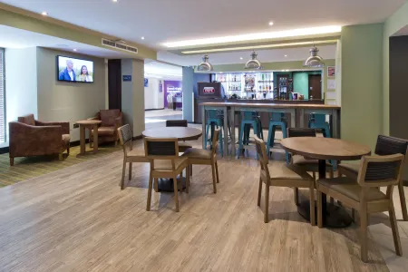 Premier Inn Edinburgh City Centre (York Place/St James Quarter) hotel