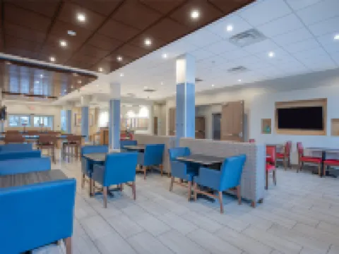 Holiday Inn Express & Suites ST. LOUIS - CHESTERFIELD by IHG Hotels in Chesterfield