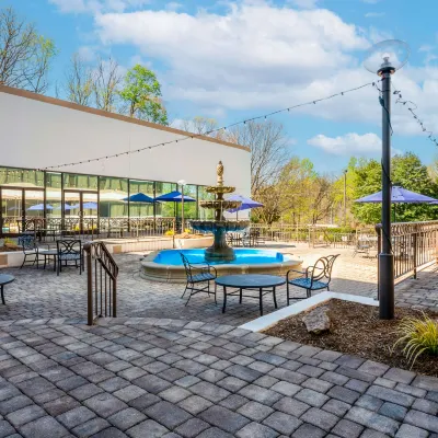 DoubleTree by Hilton South Charlotte Tyvola Hotels near Tyvola Mall