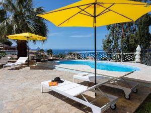 Villa by the Sea with Private Pool Near Palermo Num1