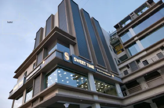 Hotel Sweettime Restaurant and Banquet 默黑薩納酒店