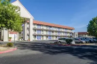 Motel 6 Fresno, CA - Yosemite Hwy Hotels in Fresno County
