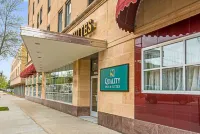 Quality Inn & Suites Hotels in Mountain Iron