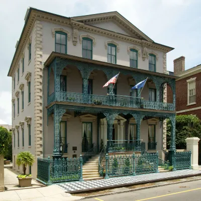 John Rutledge House Inn Отели рядом с достопримечательностью «Реинбоу Роу»