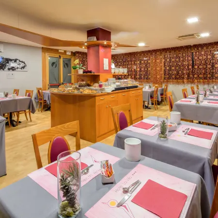 La Villa, Sure Hotel Collection by Best Western