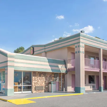 Super 8 by Wyndham Durham/University Area NC