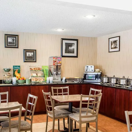 Quality Inn & Suites Davenport Near I-80