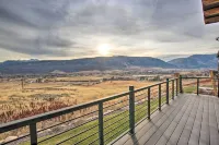 Modern Townhome w/ Mtn Views < 7 Mi to Ski Resorts - Apartments