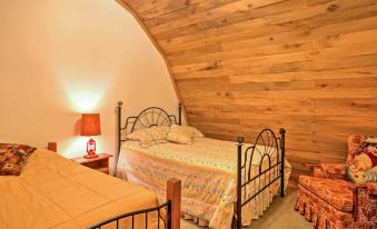 Rustic Taswell Cabin Grill and Walk to Patoka Lake!